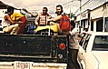 im Gebiet des ORINOCO-Deltas, N�he Tucupita_auf der Fahrt zum Liegeplatz des Bootes, das uns in den n�chsten Tagen durch�s Delta f�hrt_Auf dem Wagen: u.a. Jochen und der Besitzer des Bootes_VENEZUELA 1984_Jochen A. H�bener