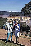 Dreil�ndereck ARGENTINIEN / PARAGUAY / BRASILIEN 1986 _im sehr guten 'Hotel Internacional Iguaz� / Argentina' an den Wasserf�llen IGUACU lernte ich abends den amerika- nischen Schauspieler 'Robert de Niro' kennen, der hier in der Umgebung der Wasserf�lle mit Jeremy Irons und Liam Neeson den britischen Film 'The Mission' drehte_seine bei- den netten Begleiterinnen zeigten mir freundlicherweise in 2 Tagen die Wasserf�lle und 'Asuncion',  Hauptstadt von PARAGUAY_Jochen A. H�bener